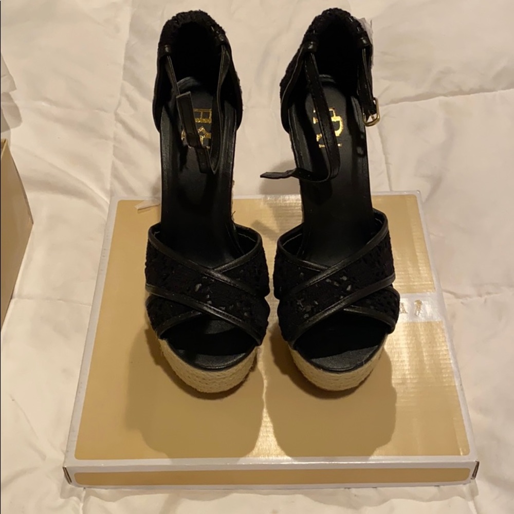 Fahrenheit Black Wedges